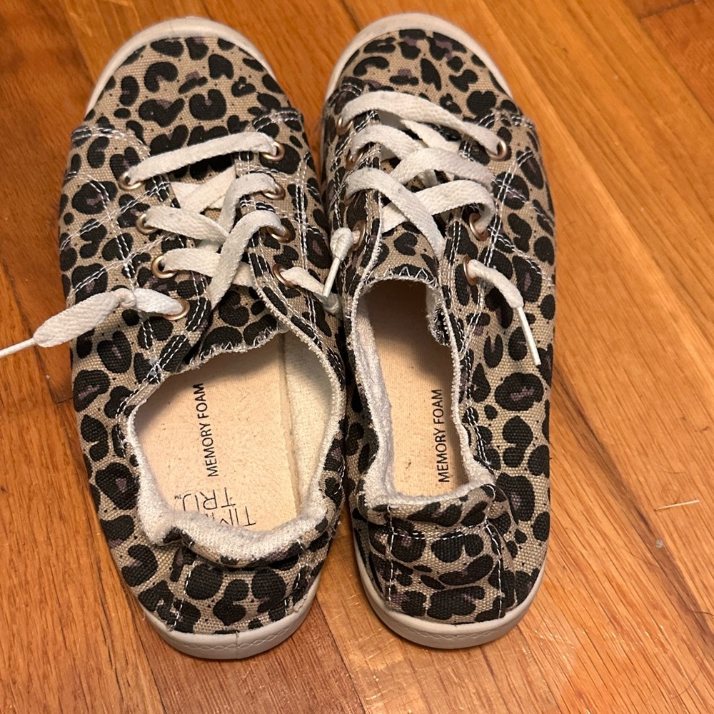 Time and Tru Women's Tan and Black Leopard Sneakers